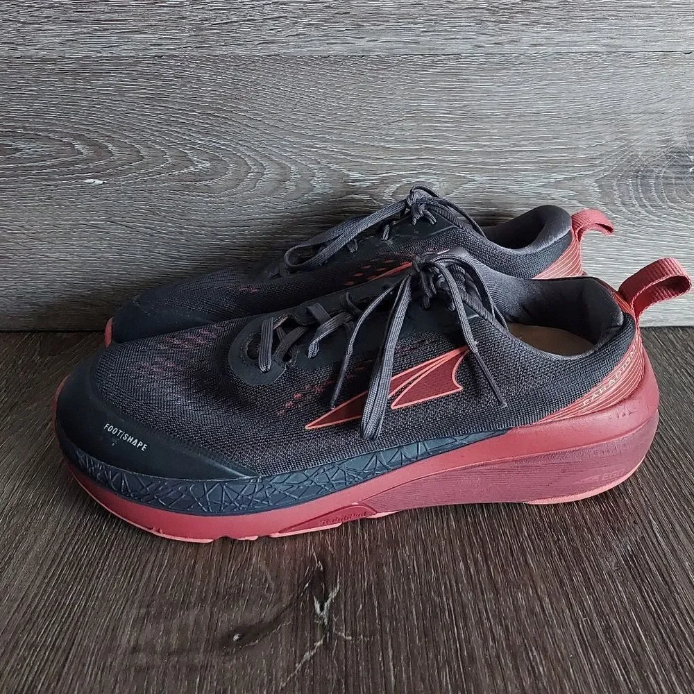 Altra Ego Paradigm 5 Running Shoe in Gray/Coral Size 10.5